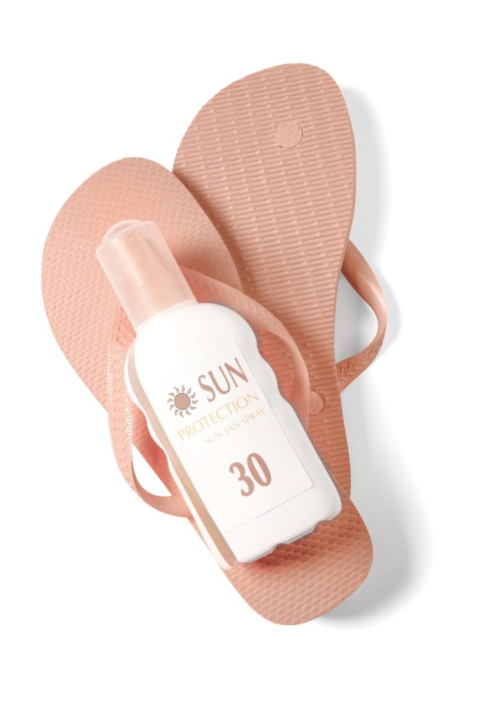 Flip Flops and sunscreen SPF 30