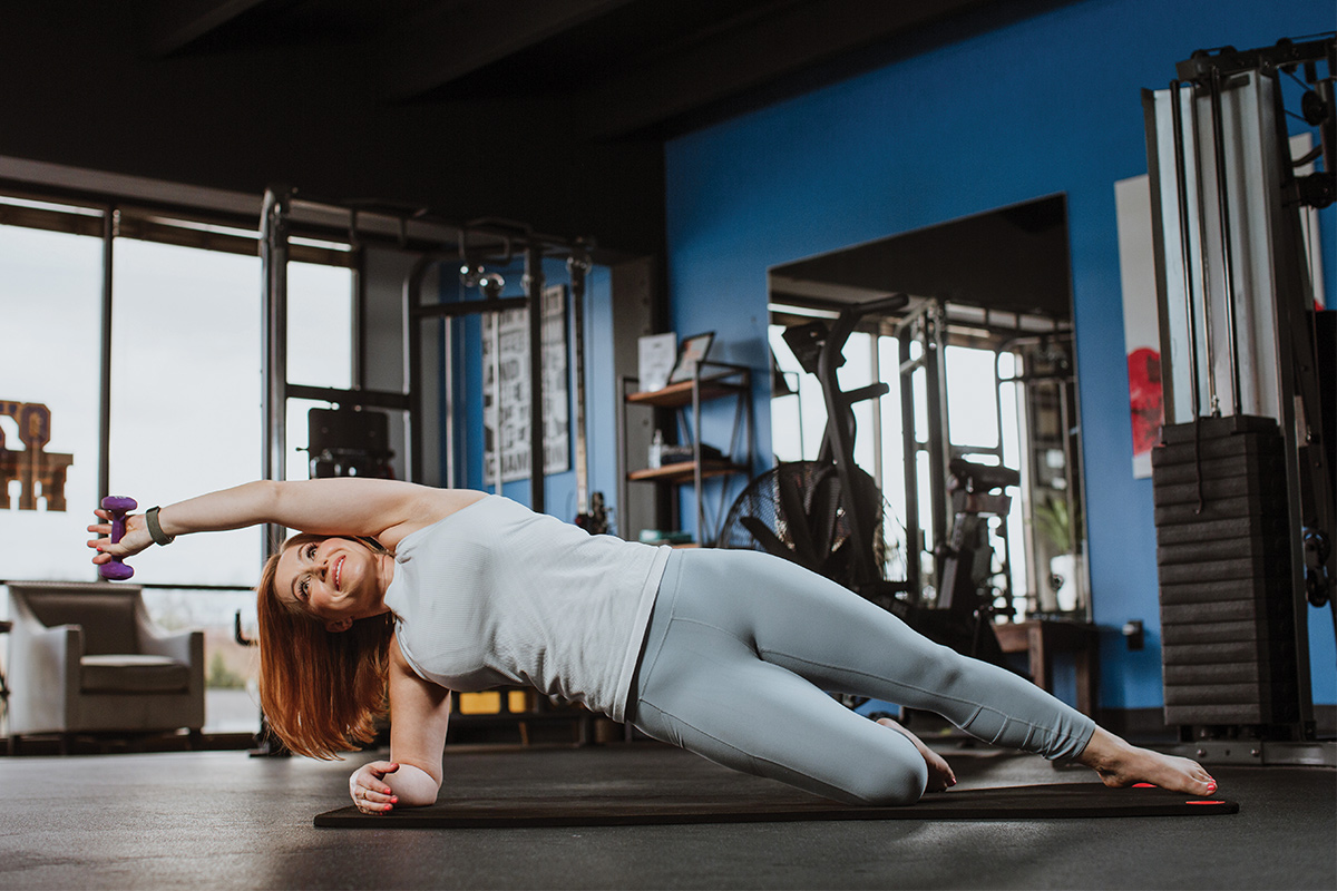 Side Plank With Oblique Crunch